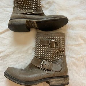 Steve Madden grey stud boots size 8